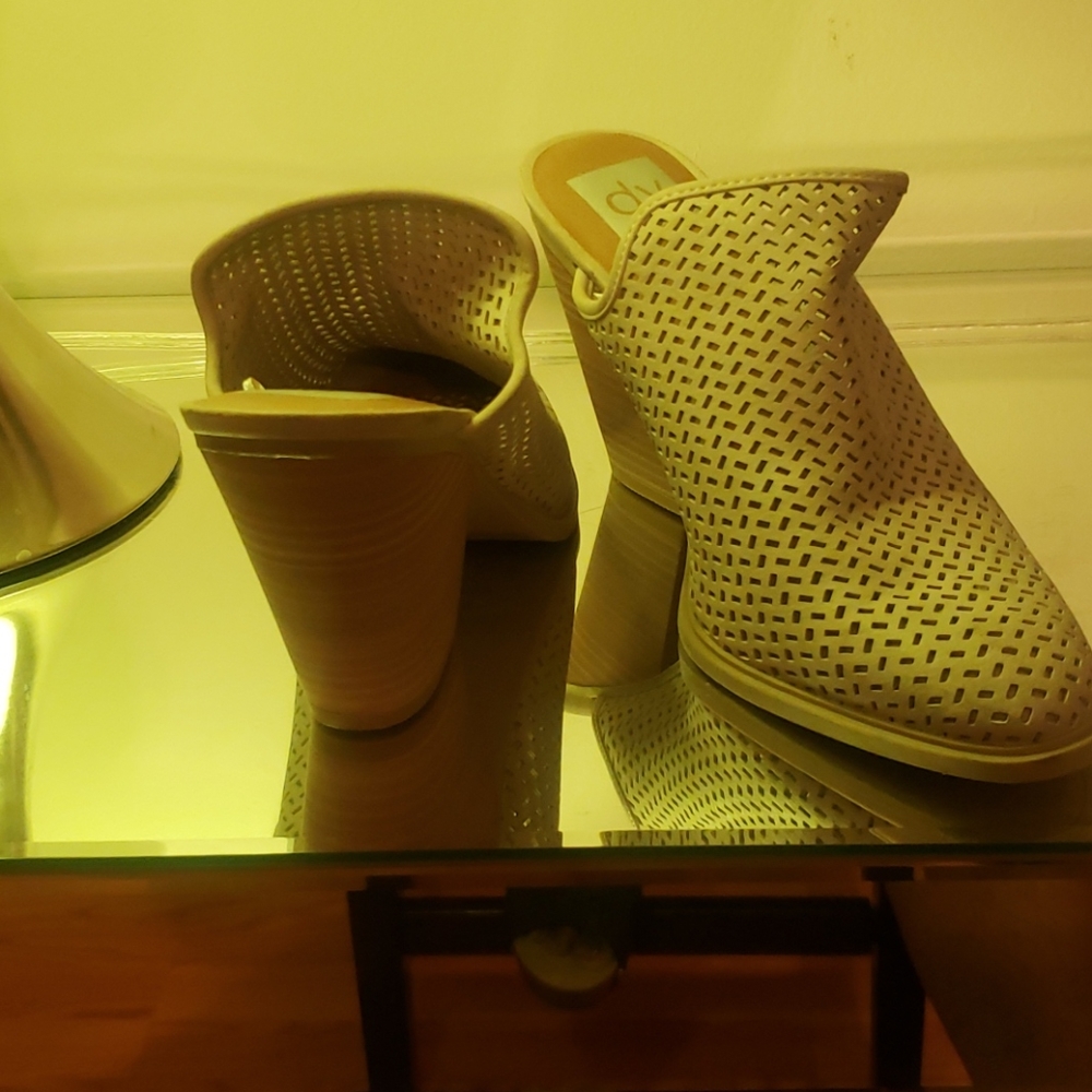 Clogs - Picture 2 of 2